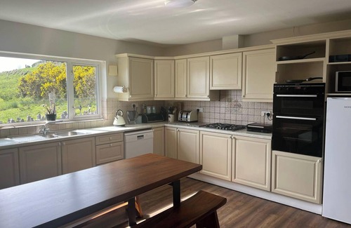 Blackwater Bridge House | Guest Rated 10/10: House on Wild Atlantic Way with Kitchen