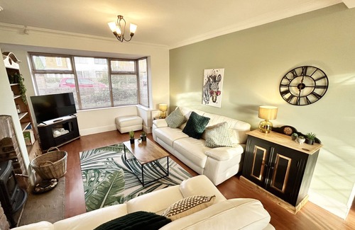 Chester-le-Street House | Charming 3-Bed House in Chester-le-Street - Pet Friendly Stay