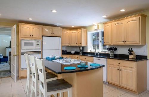 Harwich Port House | Explore 6 Harvest Hollow Drive: Family & Pet-Friendly Retreat