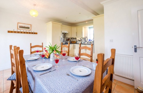 Saxmundham Apartment | Cozy 6 Hazelwood Retreat: Ideal for Families with Spa Access