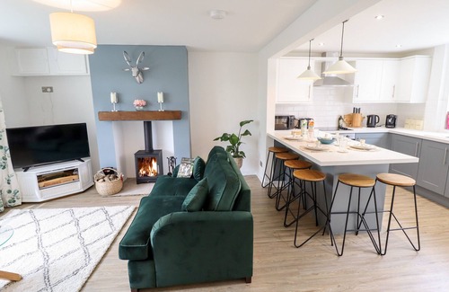 Gainsborough Cottage | Pet-Friendly 6 Hillside Cottages in Kirton-In-Lindsey