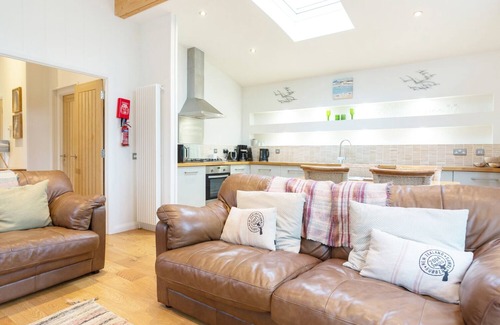 Dobwalls Cottage | Exclusive Pet-Friendly Cottage with Lake Views in Lanreath