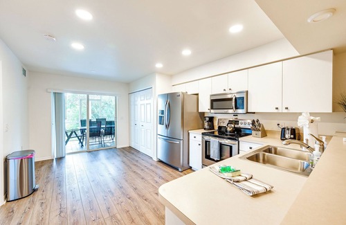 Naples Condo | Family-Friendly Naples Condo with Pool, 6 Mi from Beach