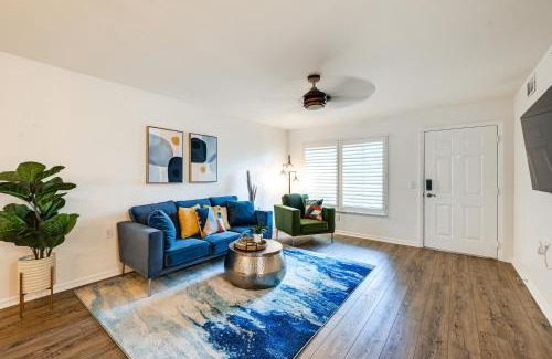 Naples Apartment | Inviting Naples Condo with Pool Access, Near the Beach