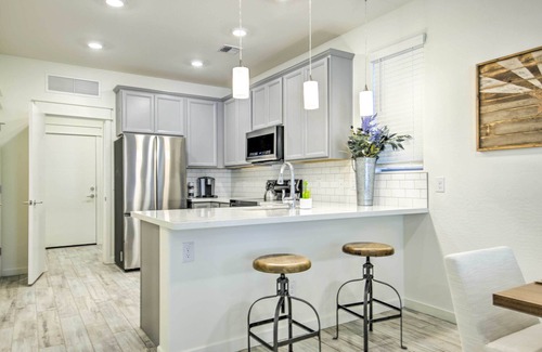 Chandler House | Exceptional Chandler Townhome with Pool & Hot Tub Access