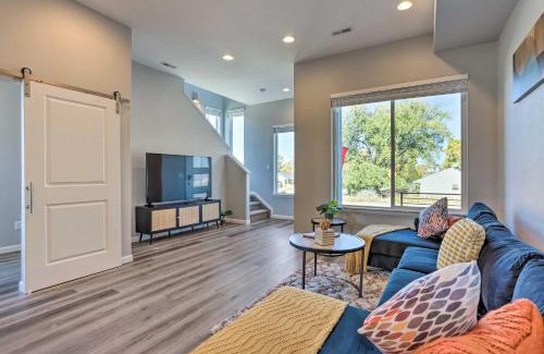 Dupont House | Ideal Commerce City Townhome Near Downtown Denver