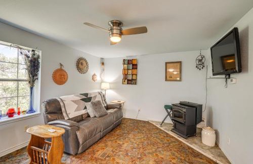 Granbury Apartment | 6 Mi to Granbury City Beach Park Apt with Veranda!