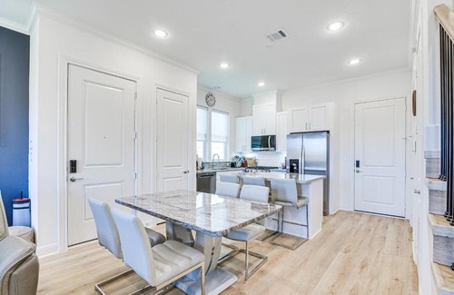 Southeast Houston House | 6 Mi to Hospitals Nurse-Friendly Houston Home!