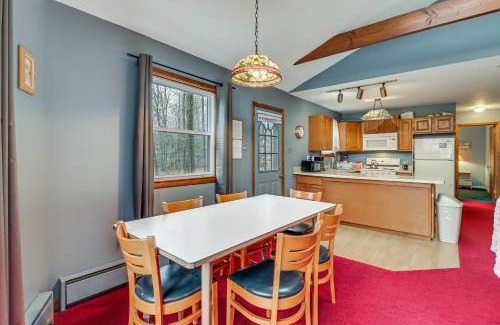 Blakeslee House | Family Retreat in Blakeslee with Deck – Close to Skiing!