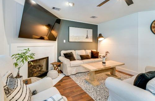 College Park House | 6 Mi to Northshore Park Family Home with Pool!