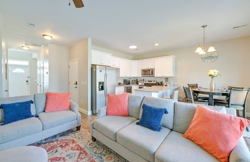 Harrisburg House | 6 Mi to PNC Music Pavilion: Concord Townhome