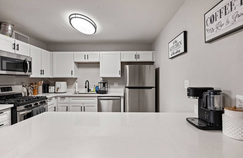 Maryvale House | Convenient Stay Just 6 Miles From Downtown Phoenix
