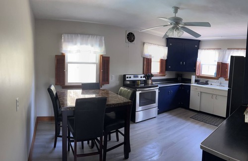 Huntingdon House | Convenient Stay Near Raystown with Boat Parking Available