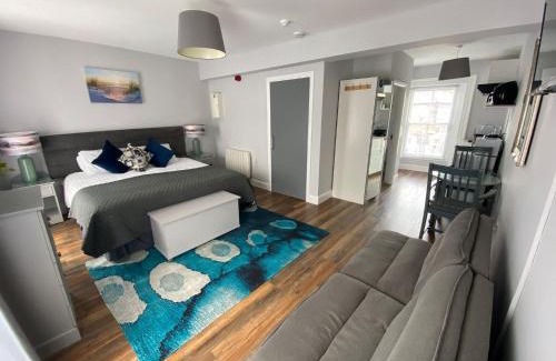 Bantry Apartment | Cozy Strelitzias Self-Catering B&B Studio - Family Friendly Stay