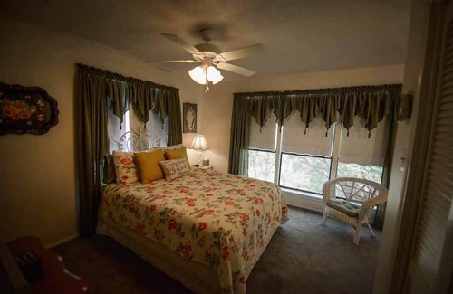 Wimberley House | River Retreat: 6 Oaks on the Blanco with Great Amenities