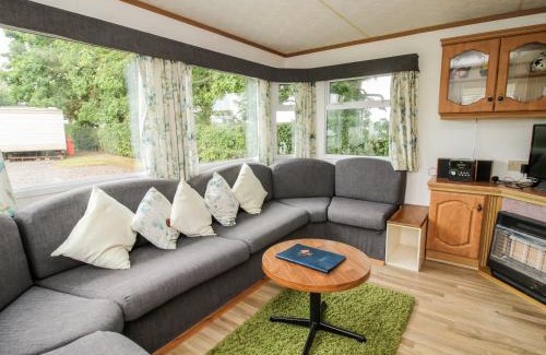 Much Wenlock House | Discover 6 Old Orchard: Family & Pet-Friendly Retreat