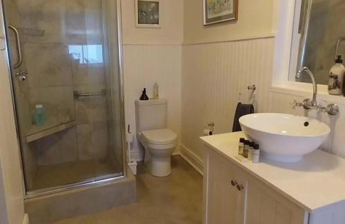 Darling Bed & Breakfast | Guest Rated: 10/10 at 6 Olives B&B for Your Stay