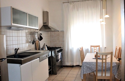 Verona City Centre Apartment | Elegant Verona Apartment for 6 with Spa and Breakfast