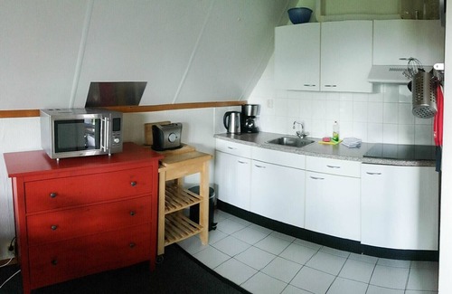 Anjum House | Cozy Holiday Home with Large Garden by Lauwersmeer
