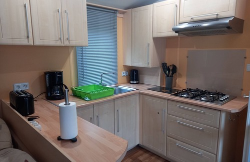 Cauterets House | Family-Friendly Mobile Home Near GR10 with Pool & Spa