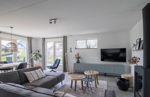 Makkum Cabin | Spacious 6-Person Duinvilla with Family-Friendly Amenities