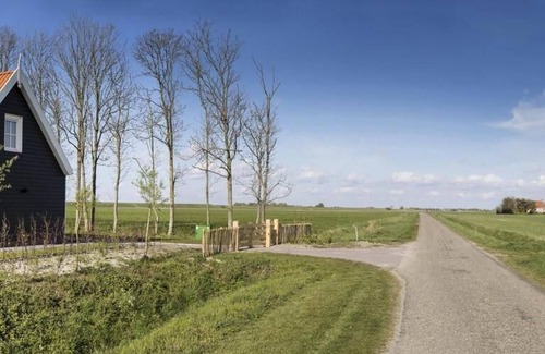 Wesselerbrink House | Comfortable 6-Person Farm House in Kamperland Awaits