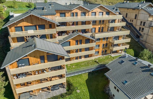 Chatel Apartment | Modern 6-Person Flat: Ski In/Out & Spa Amenities Await!