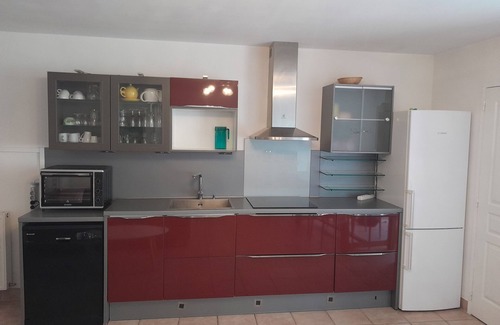 Brantome-en-Perigord Cottage | Inviting Gîte for 6 with Pool and Pet-Friendly Amenities