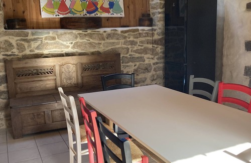 Plovan House | Renovated Mill Gite for 8 Near the Sea with Family Amenities