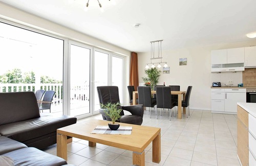 Grossenbrode Apartment | Cozy 6-Person Holiday Home with Oceanfront Views