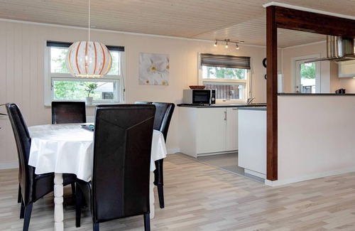 Bøtø By House | Ideal 6-Person Holiday Home with Ocean View in Væggerløse