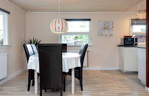 Bøtø By House | Ideal 6-Person Holiday Home with Ocean View in Væggerløse