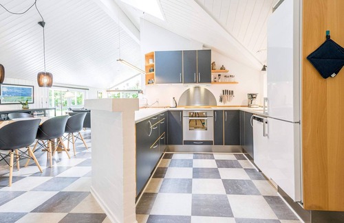 Blavand Strand House | Ideal 6-Person Holiday Home in Blåvand - Pet Friendly & Cozy