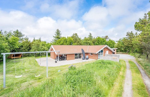 Blavand Strand House | Ideal 6-Person Holiday Home in Blåvand - Pet Friendly & Cozy