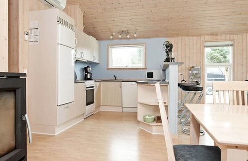 Dannemare House | Cozy Holiday Home for 6 in Dannemare with Ocean Views