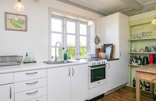 Helnæs By House | Ideal 6-Person Holiday Home with Ocean View in Ebberup