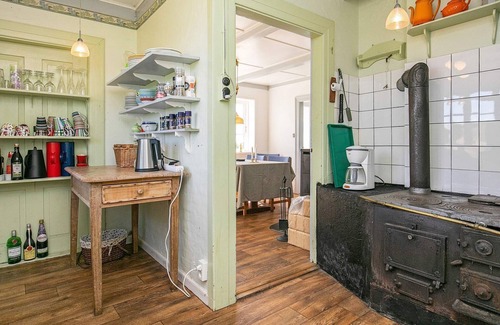 Helnæs By House | Ideal 6-Person Holiday Home with Ocean View in Ebberup