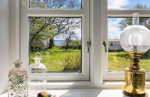 Helnæs By House | Ideal 6-Person Holiday Home with Ocean View in Ebberup