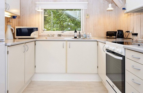 Farvang House | Pet-Friendly 6-Person Holiday Home in Fårvang Awaits