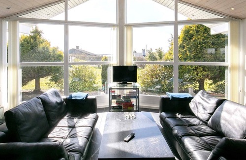 Faaborg House | Pet-Friendly 6-Person Holiday Home with Oceanfront Views