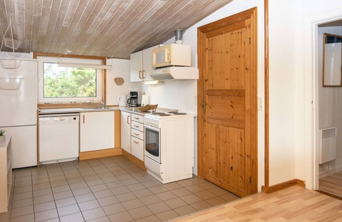 Vrist Strand House | Perfect Holiday Home for 6 in Harboøre with Oceanfront Views