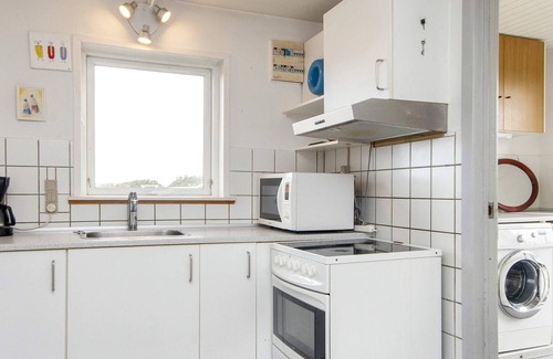 Vrist Strand House | Beautiful 6-Person Holiday Home with Ocean View in Harboøre