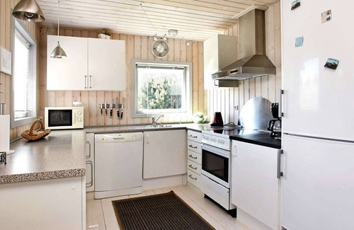 Lonstrup House | Spacious 6-Person Holiday Home in Hjørring with Spa