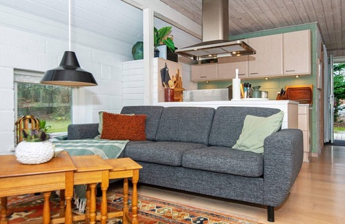 Nørre Fjand House | Perfect Getaway: 6-Person Holiday Home in Ulfborg