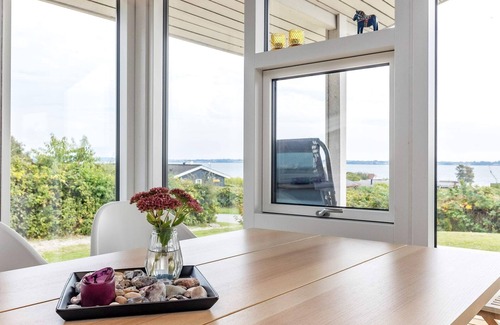 Helnæs By House | Oceanfront Holiday Home for 6 in Ebberup – Guest Rated 10/10