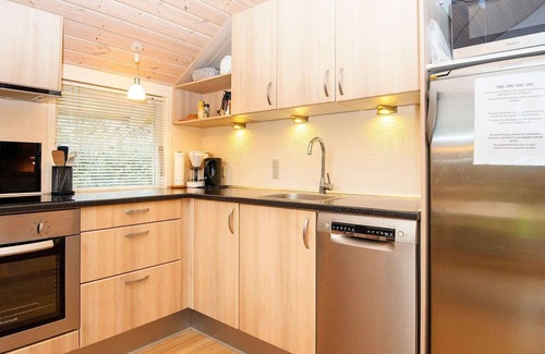 Farvang House | Cozy 6-Person Holiday Home in Fårvang with Great Amenities