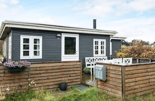 Grena Strand House | Family-Friendly Holiday Home with Ocean View in Grenaa