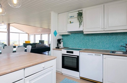 Grønhøj House | Family-Friendly Holiday Home with Oceanfront Views in Løkken