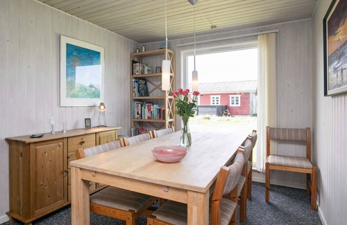 Grønhøj House | Ideal 6-Person Holiday Home in Løkken with Great Amenities