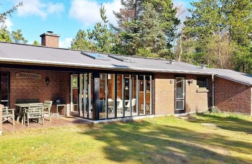 Houstrup House | Cozy 6-Person Holiday Home in Nørre Nebel, Pet Friendly